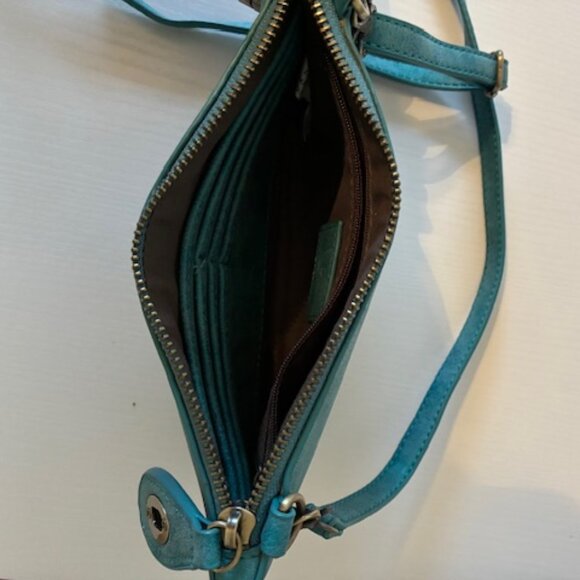 Joy crossbody purse blue suede with detachable straps. - Picture 3 of 4